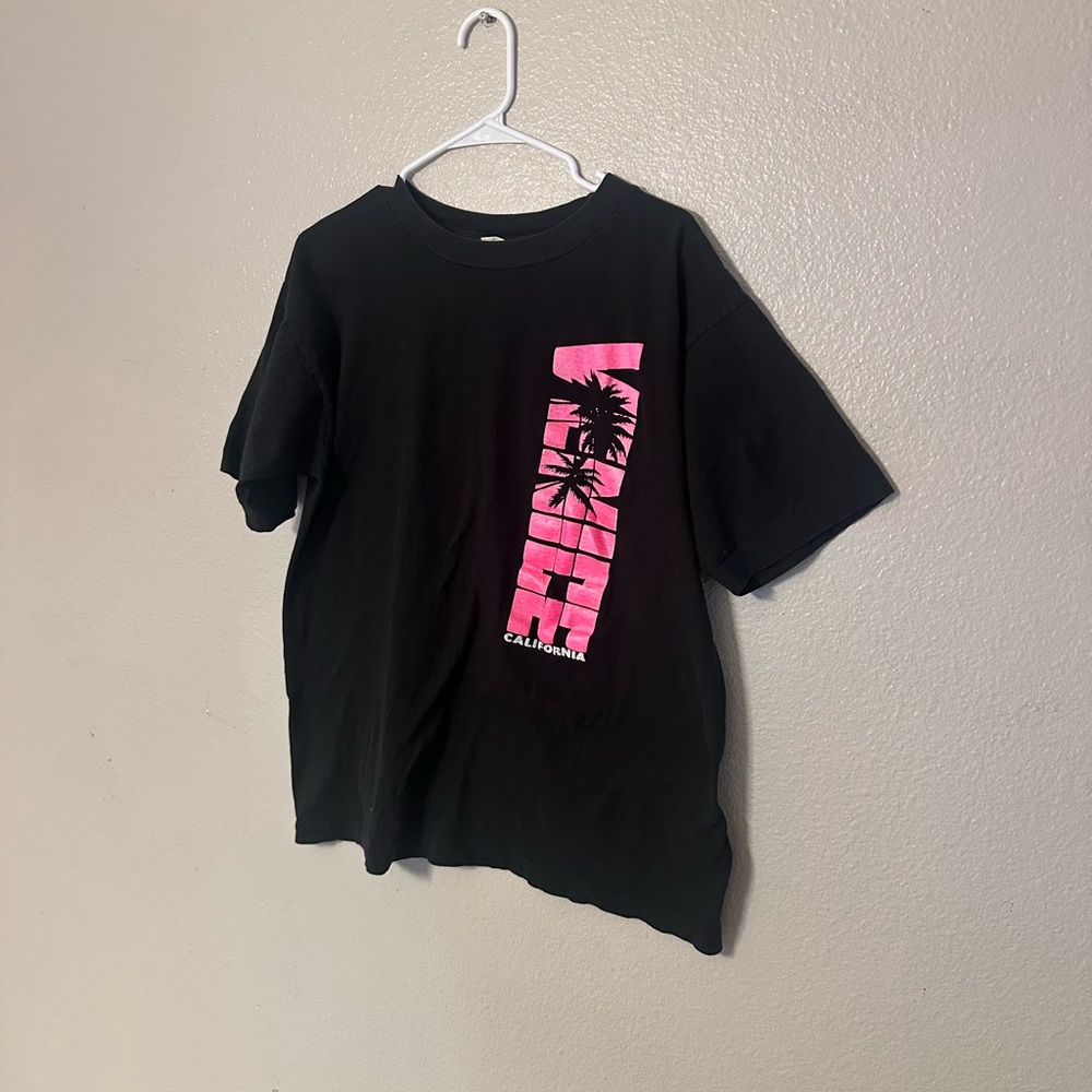 Source Unknown Black and Pink Short Sleeve Tee Venice CA
B2